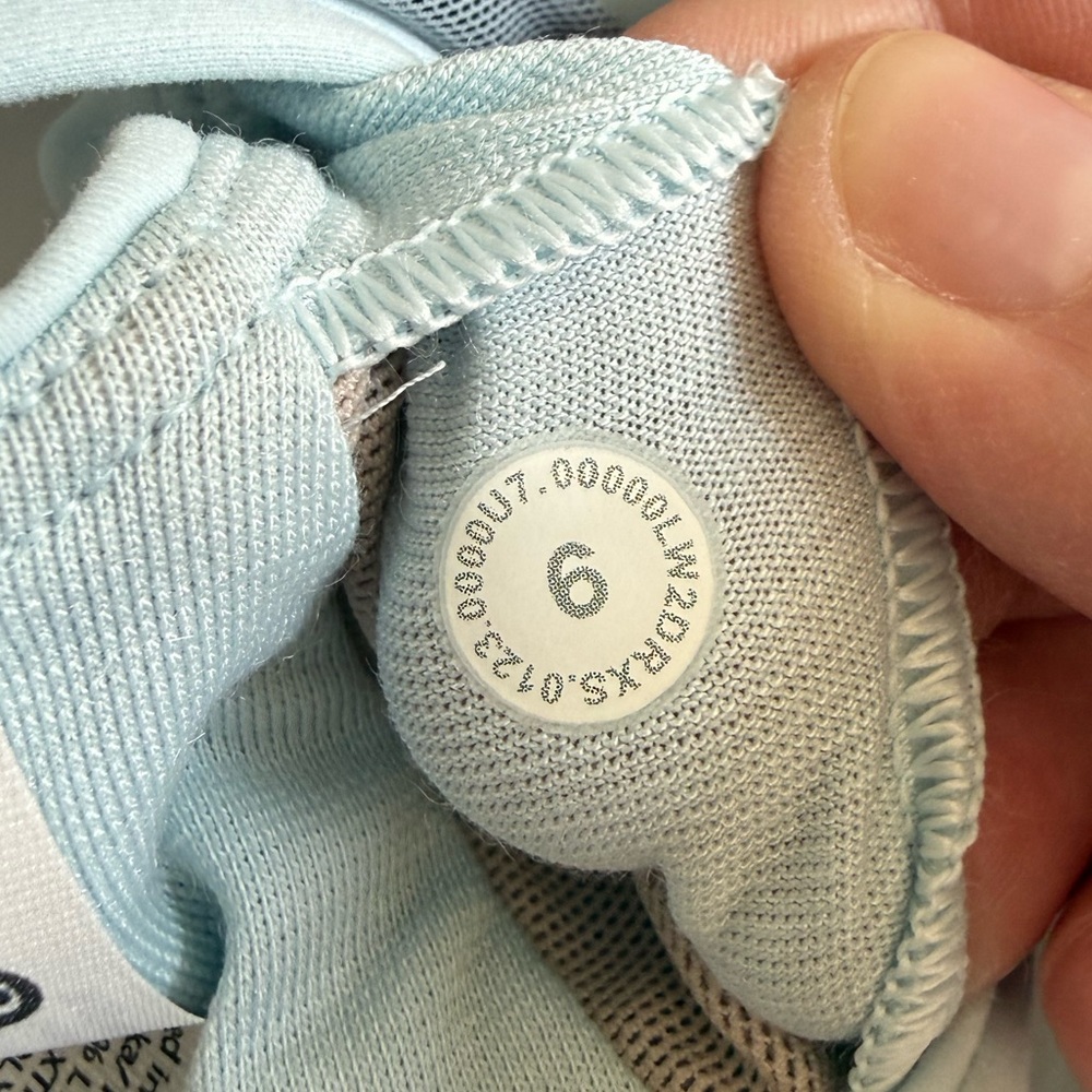 Lululemon Everlux Mesh-Back Train Bra - Picture 11 of 11